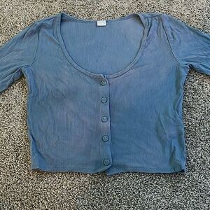 gilly hicks blue long sleeve crop shirt.